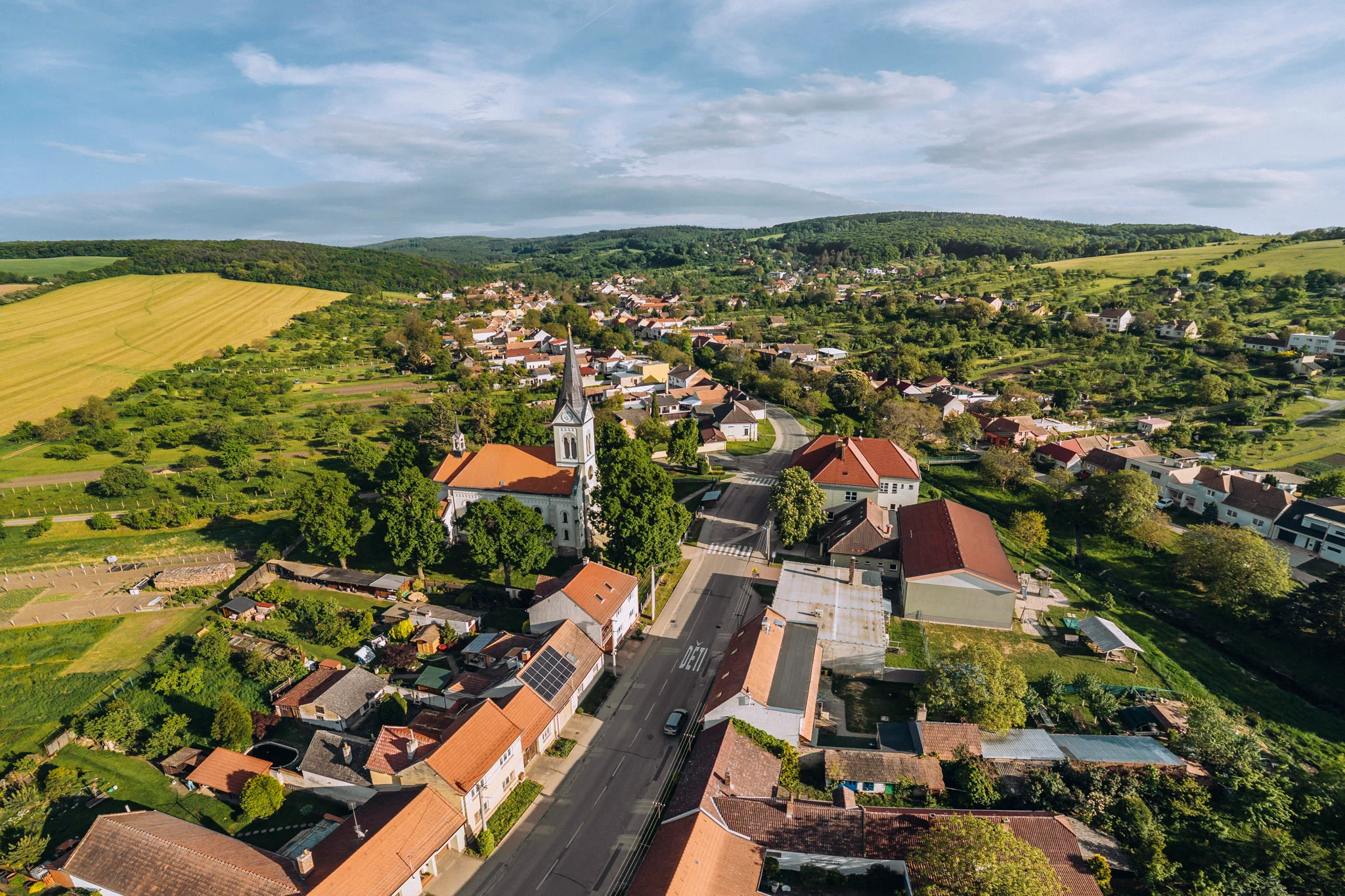 Letecký pohled na obec Radějov